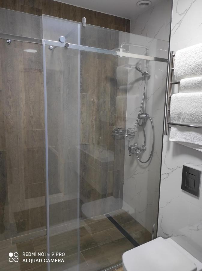 Жомарт Hotel Aqtöbe Buitenkant foto